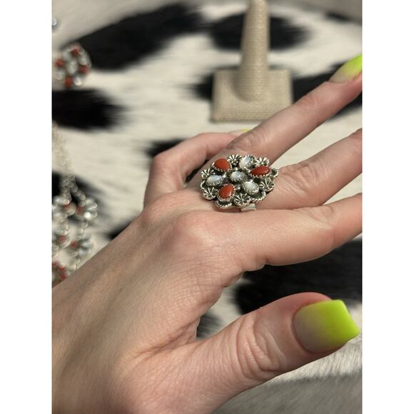 Native American Sterling Silver Red Coral Mother Pearl Cluster Flower Ring Adjst - Picture 13 of 13
